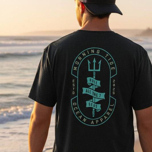 camiseta de manga corta con diseño de tridente