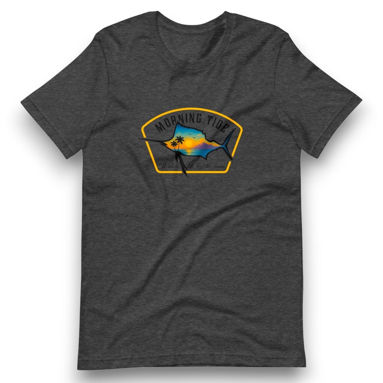 camiseta gris oscuro de algodón con diseño de playa, pez y el océano