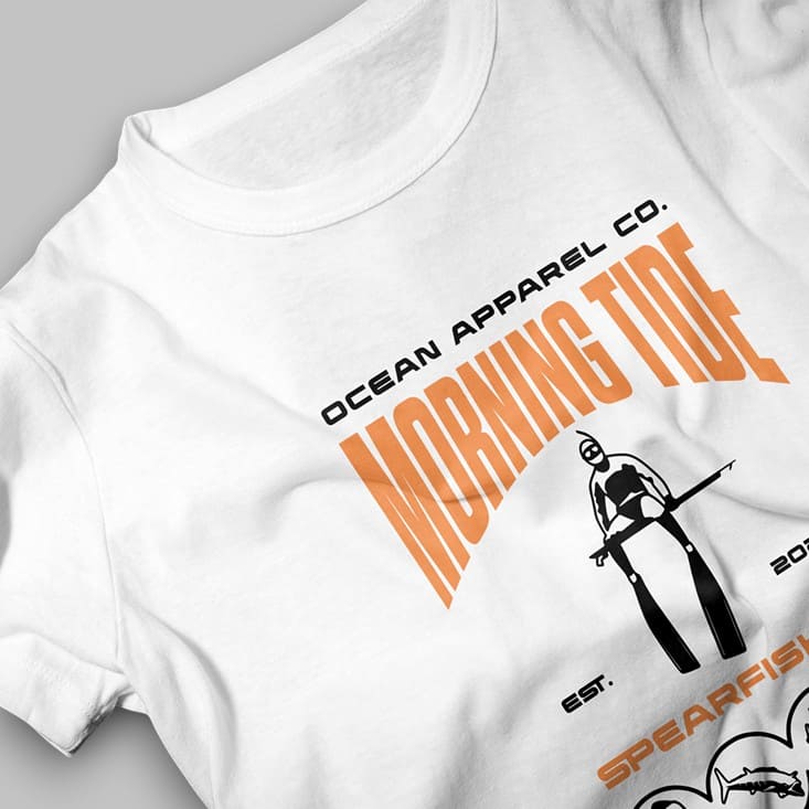 camiseta blanca de algodón con diseño de pesca submarina y peces